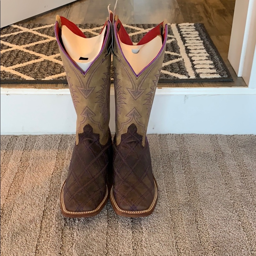 Brand New Macie Bean Boots
